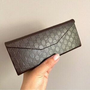 Gucci Brown GG Monogram Triangular Glasses Hard Case - Unisex  🇮🇹